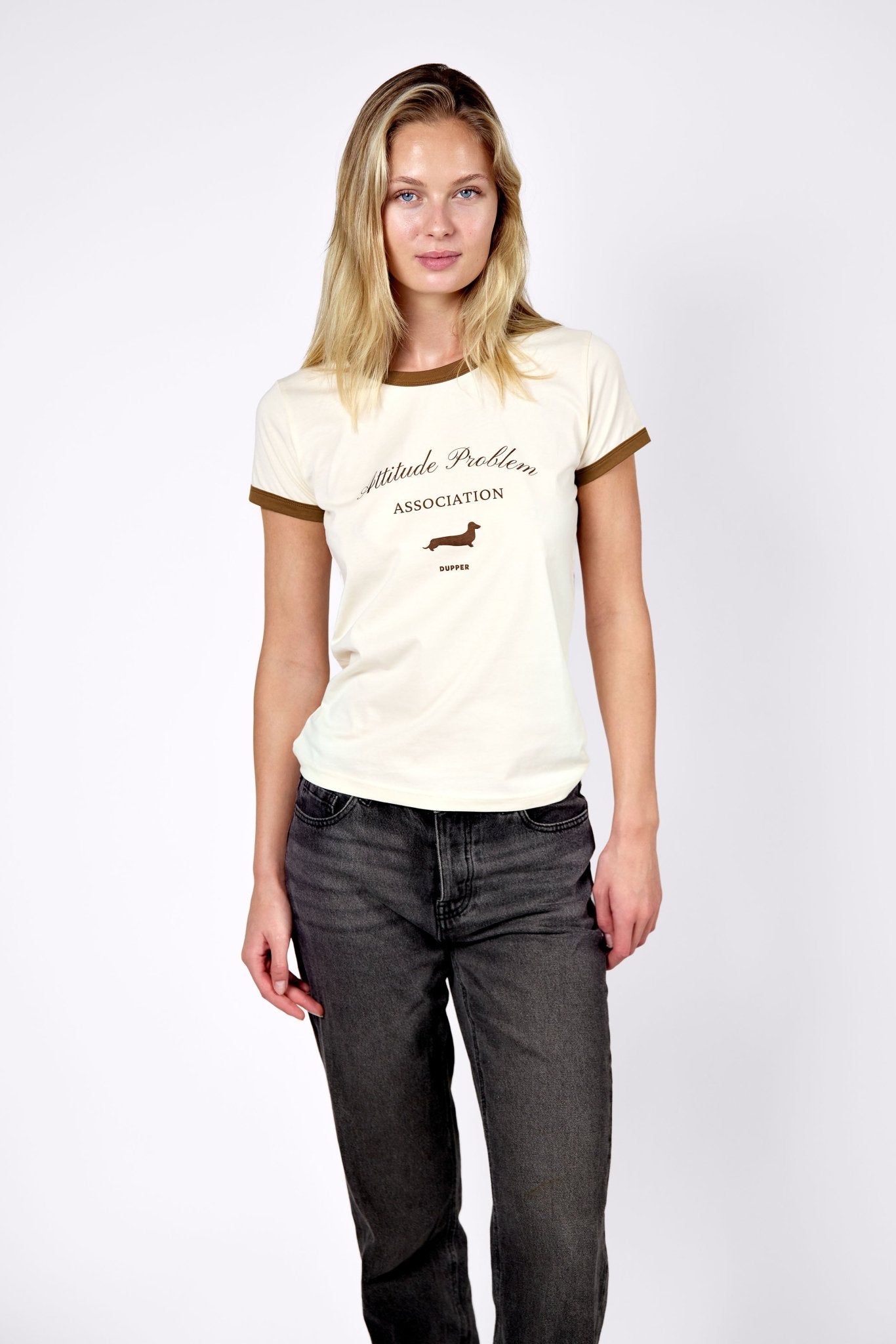 Attitude problem club T-shirt – Brown & cream - Dupper