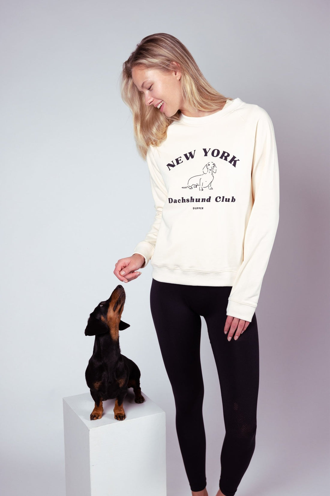 New York Dachshund Club Sweatshirt – Beige - Dupper